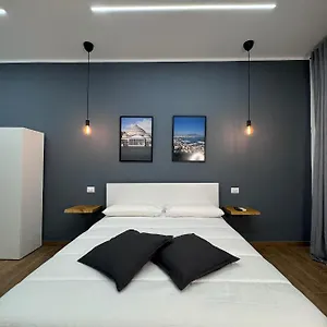 Conte Di Mola 67 Bed & Breakfast